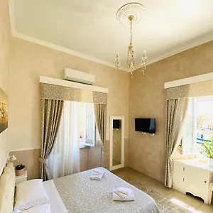 Domus Valadier 3*, Фьюмичино Италия